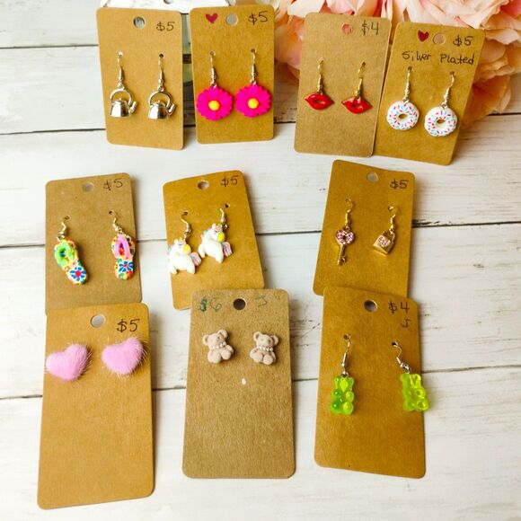 10 Novelty Cute Earring Lot/Bundle Resellers Teapot, Lips, Bears, Daisy NEW - Picture 1 of 4